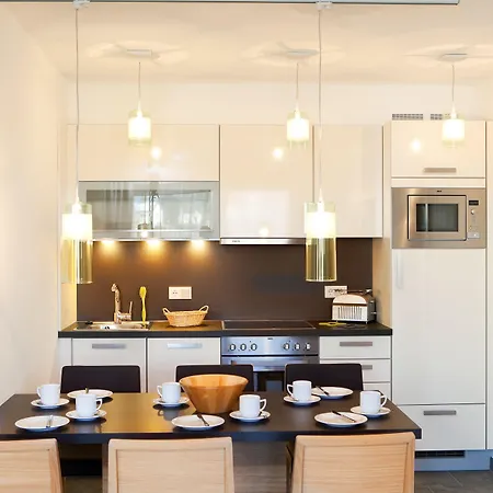 Lederer Boutique 카프룬