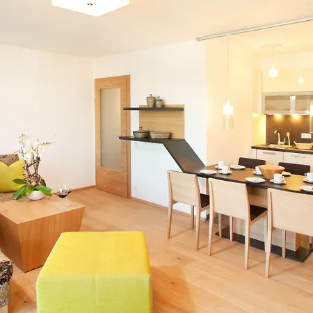 Lederer Boutique 카프룬