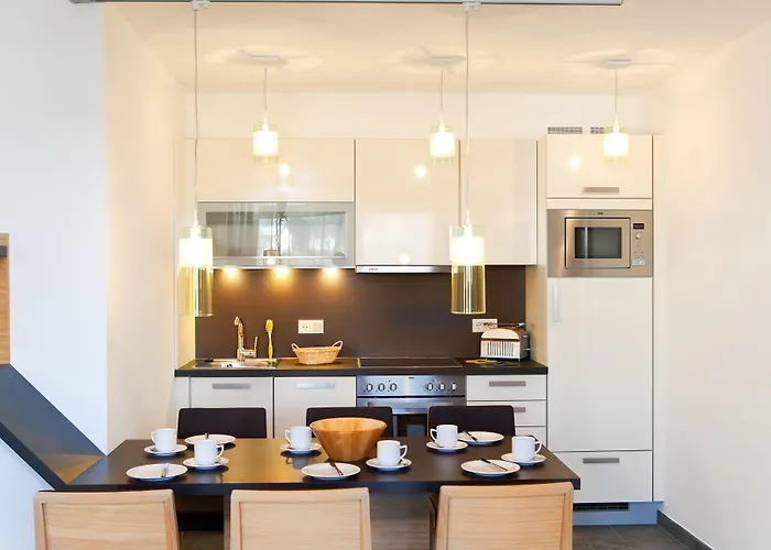 Lederer Boutique קפרון